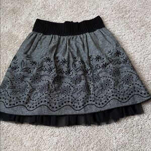 Joe Benbasset Elegant Gray Floral Skirt, size small